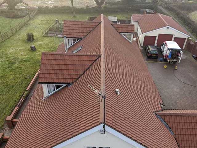 roof cleaning service